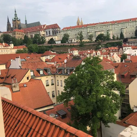 Charles Bridge Apartman Prága